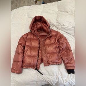 ARITZIA SUPER PUFF SHORTY SIZE M glossy coral color